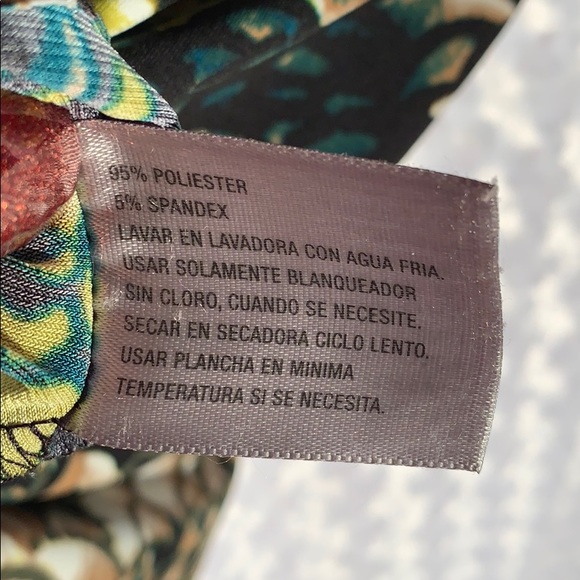 Ruffled sleeves - Picture 4 of 4